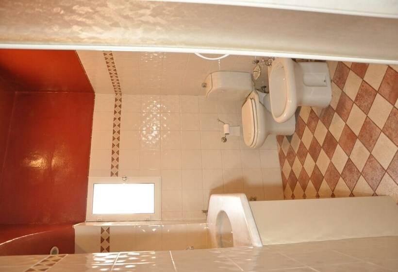 Pensão At Home Bed And Breakfast