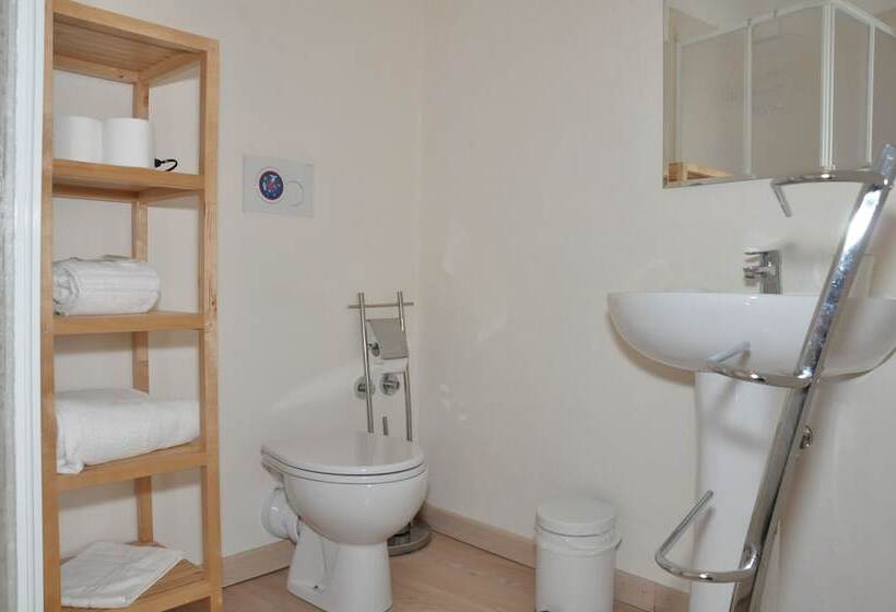 Pensão At Home Bed And Breakfast