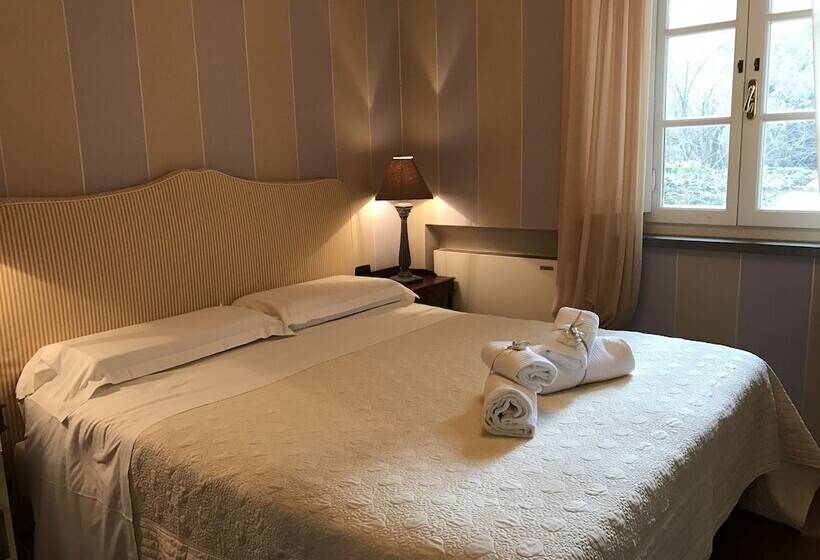 Pensão At Home Bed And Breakfast