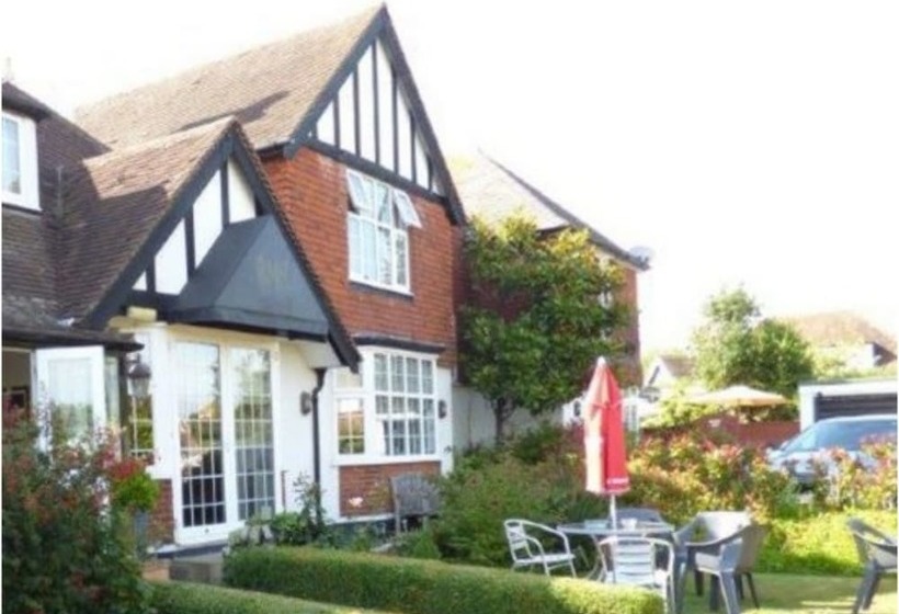 بنسيون Rustington Manor