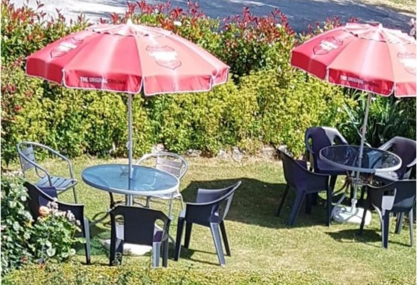 بنسيون Rustington Manor