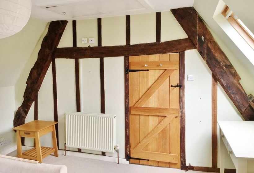 Period & Contempory Family Friendly Cotswold Cottage