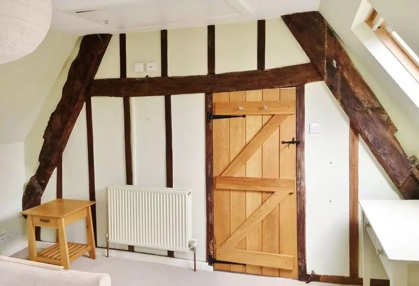 Period & Contempory Family Friendly Cotswold Cottage