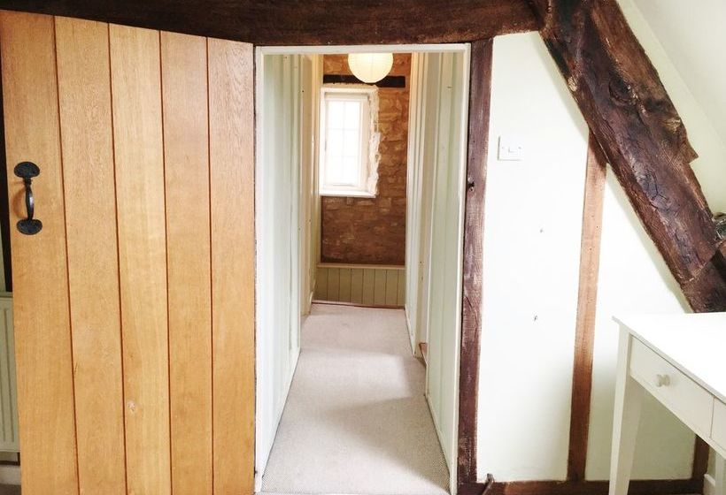 Period & Contempory Family Friendly Cotswold Cottage