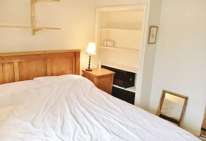 Period & Contempory Family Friendly Cotswold Cottage