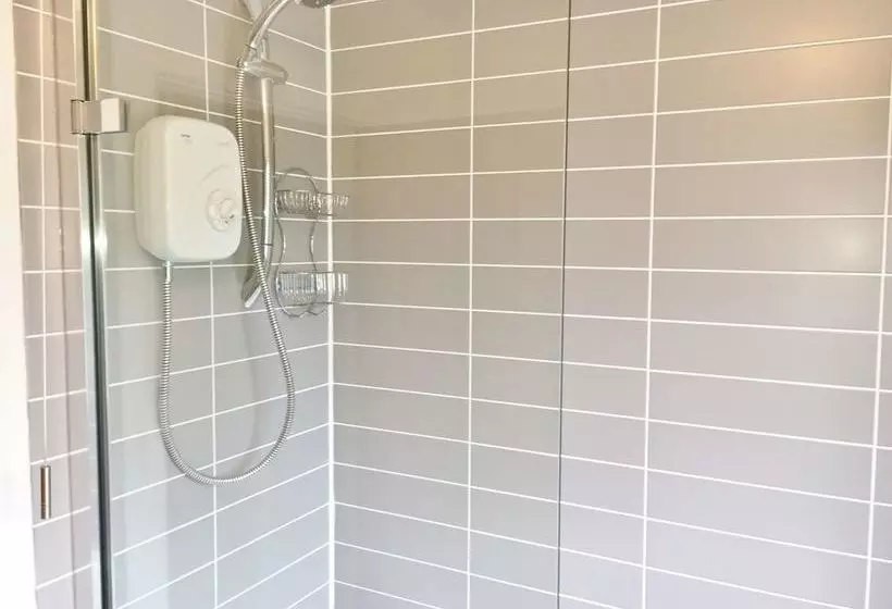 Period & Contempory Family Friendly Cotswold Cottage