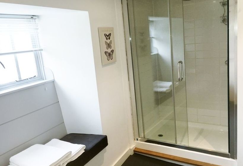 Period & Contempory Family Friendly Cotswold Cottage