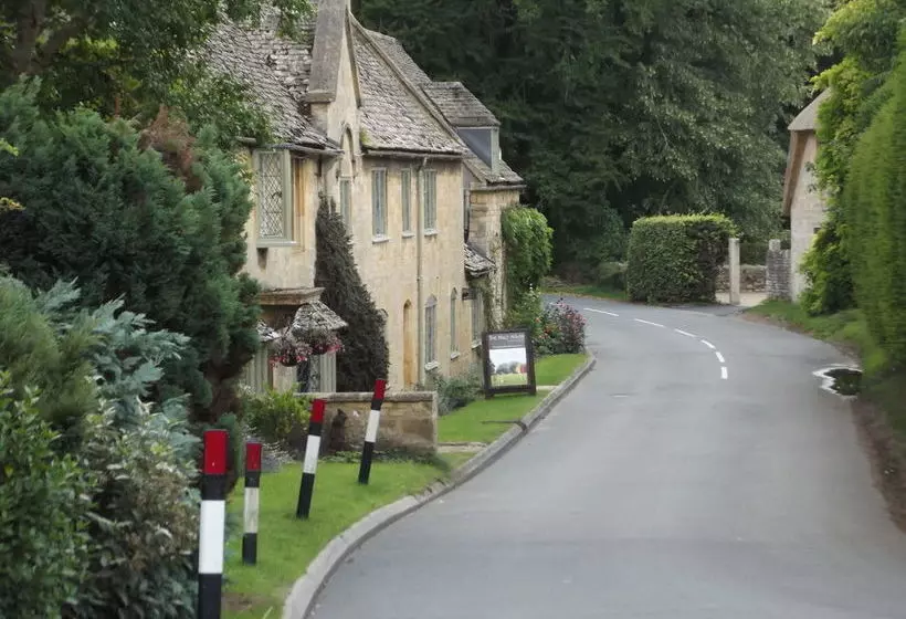 Period & Contempory Family Friendly Cotswold Cottage
