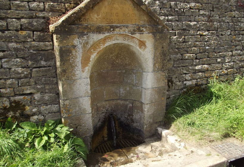 Period & Contempory Family Friendly Cotswold Cottage