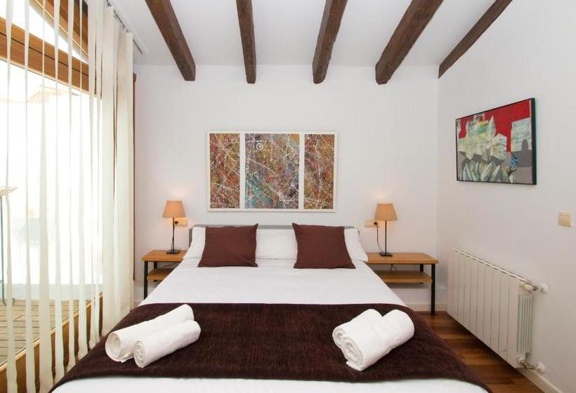 Trinitarios Apartment