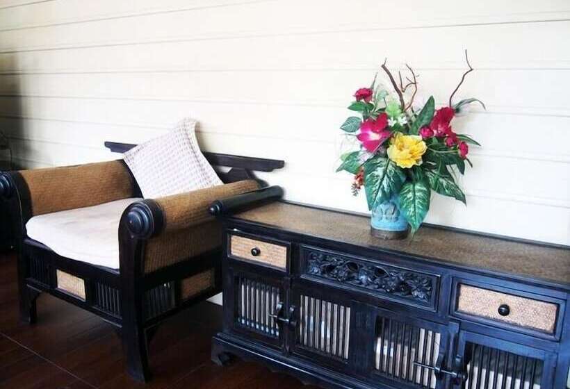 At Home Executive Apartment