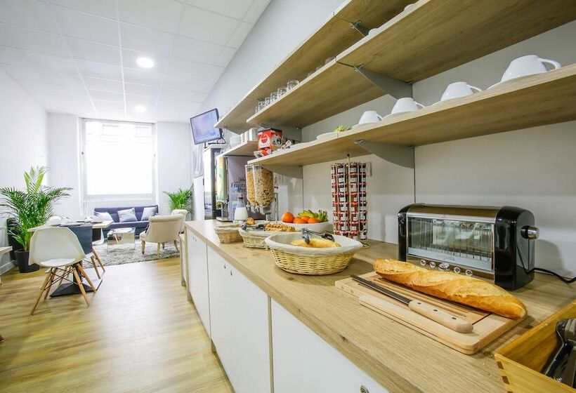 Calm Appart & Hostel