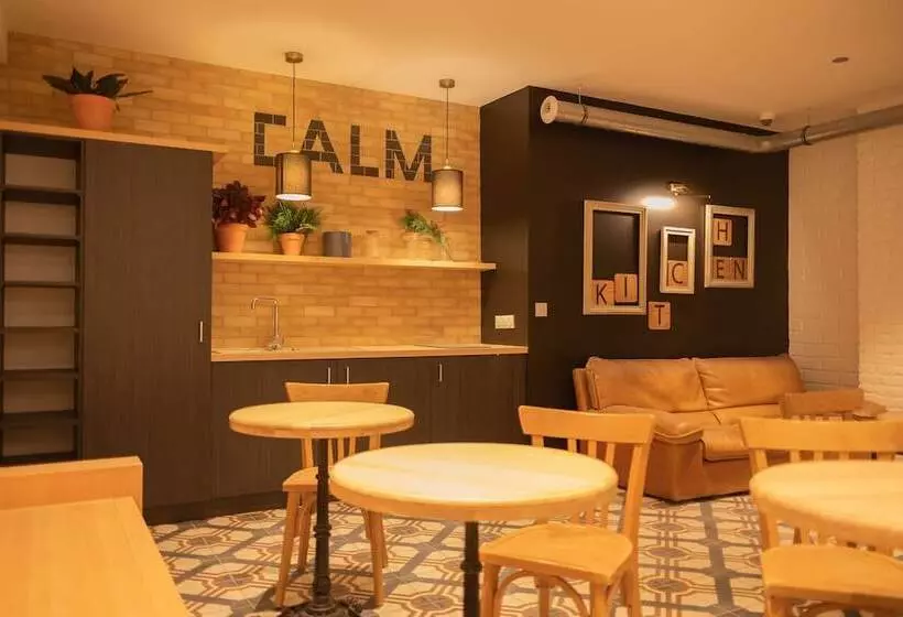 Calm Appart  & Hostel