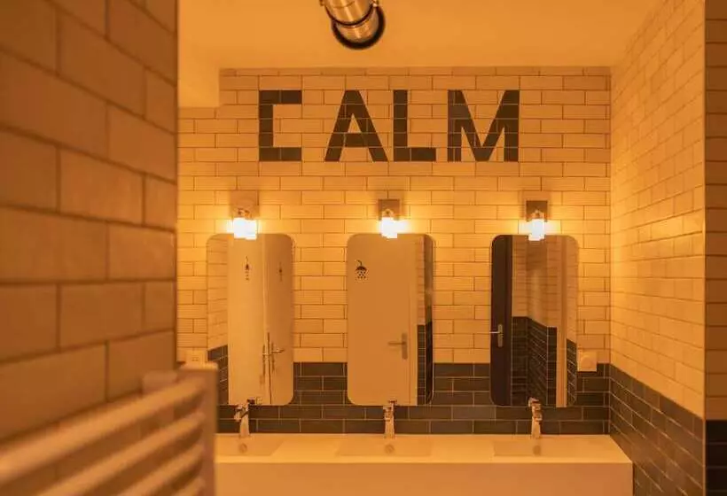 Calm Appart  & Hostel