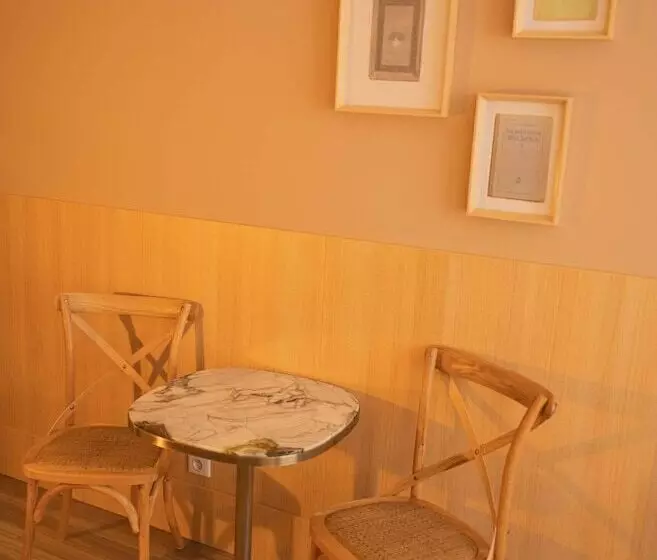 Calm Appart  & Hostel