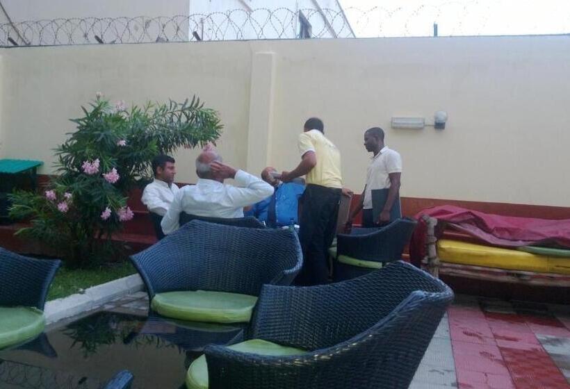 Cata Apartment Hotel And Spa