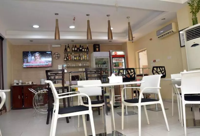 Cata Apartment Hotel And Spa