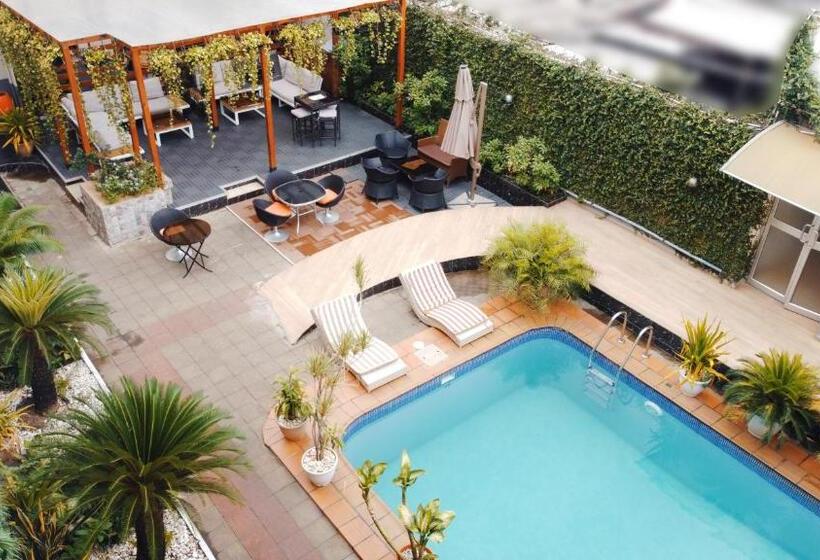 Cata Apartment Hotel And Spa