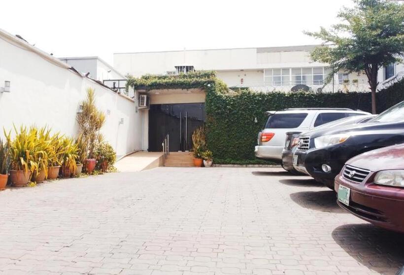 Cata Apartment Hotel And Spa