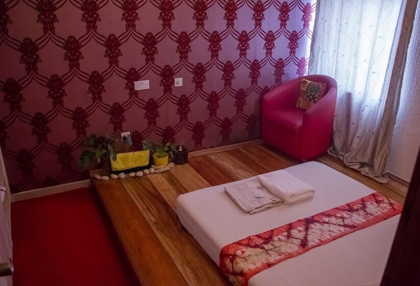 Cata Apartment Hotel And Spa