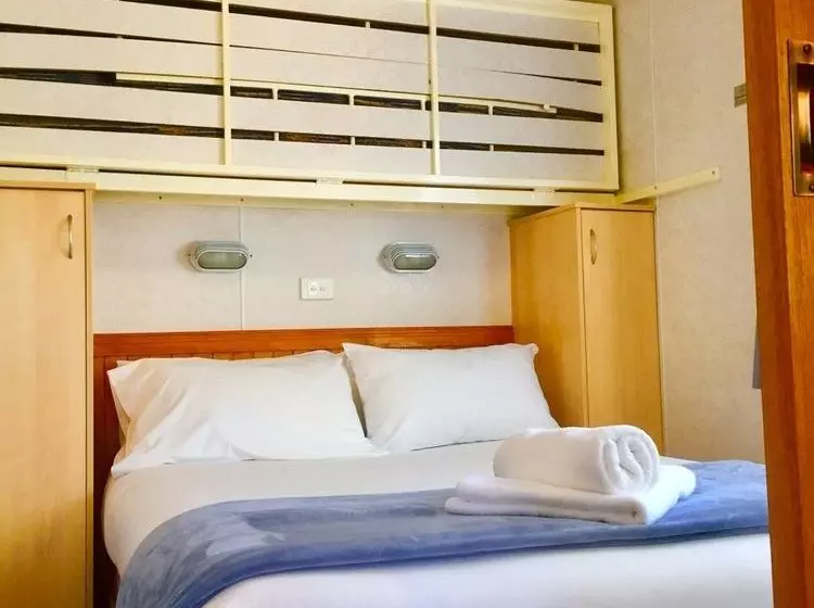 Hotelli Bright Accommodation Park