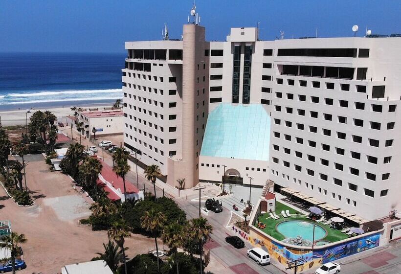 Отель Corona Plaza