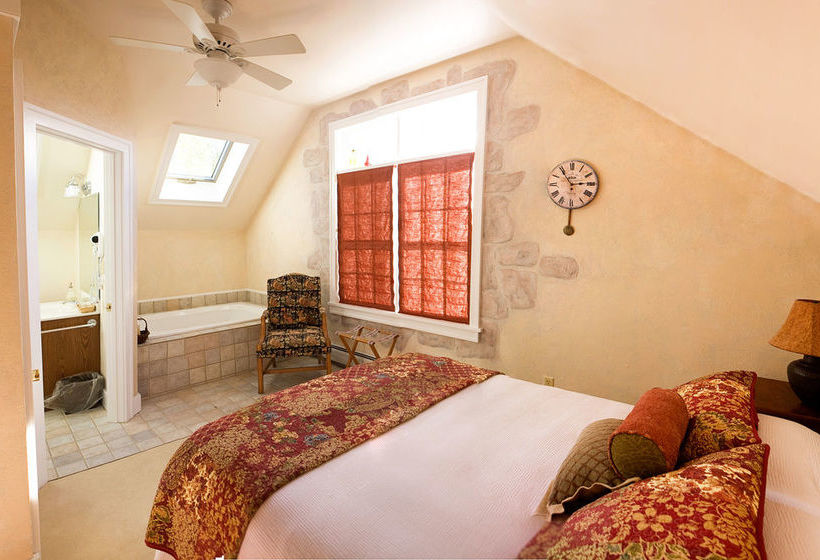 호텔 Red Clover Inn And Restaurant