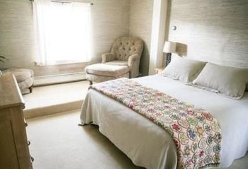 호텔 Red Clover Inn And Restaurant