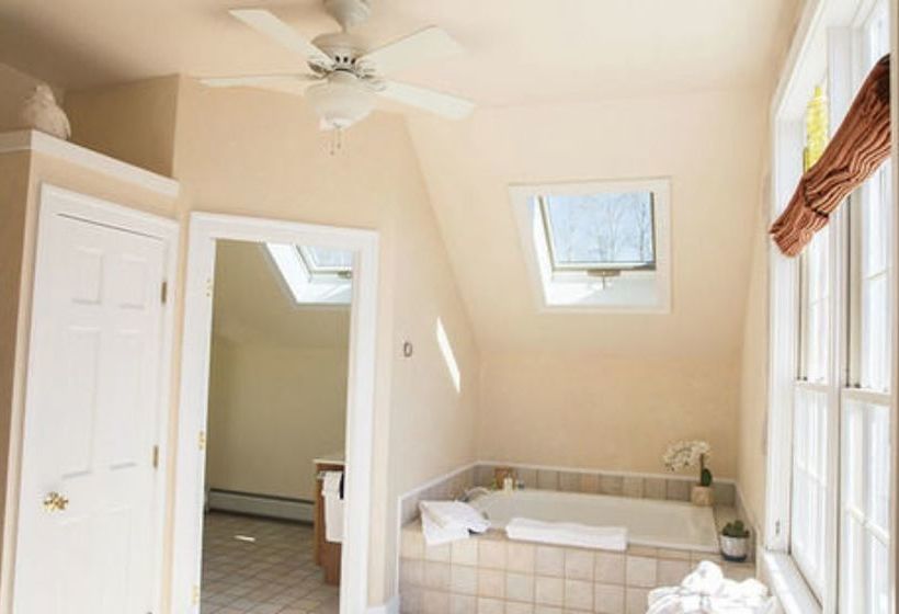 호텔 Red Clover Inn And Restaurant