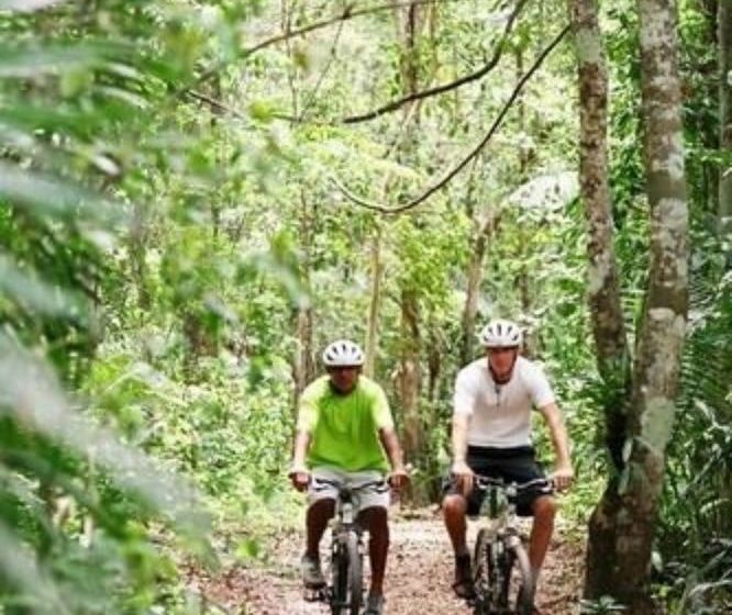 호텔 Red Clover Inn And Restaurant