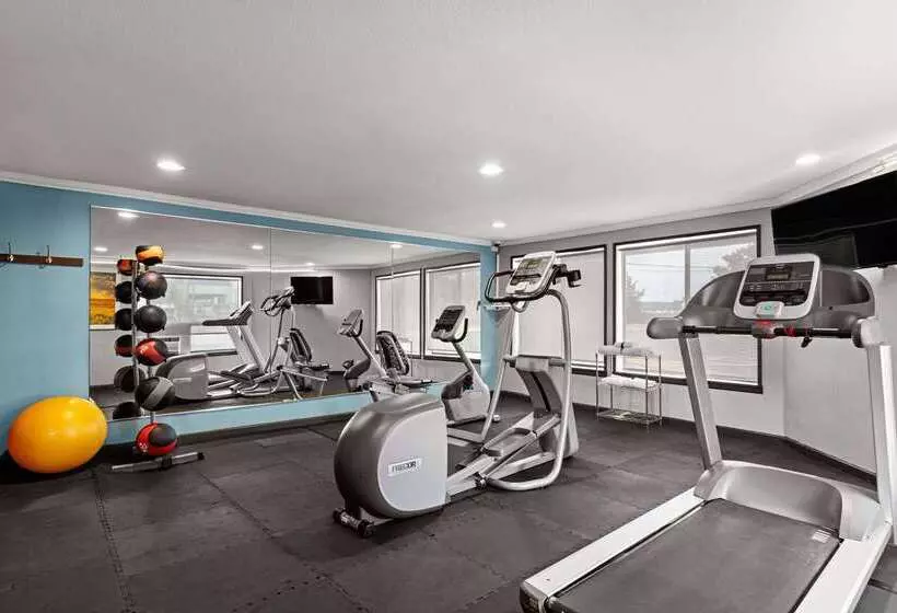 モーテル Days Inn By Wyndham Lakewood South Tacoma
