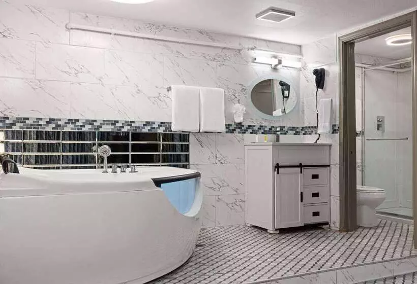モーテル Days Inn By Wyndham Lakewood South Tacoma