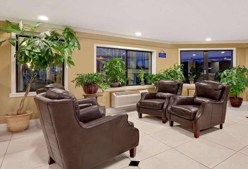 Мотель Days Inn By Wyndham Lakewood South Tacoma