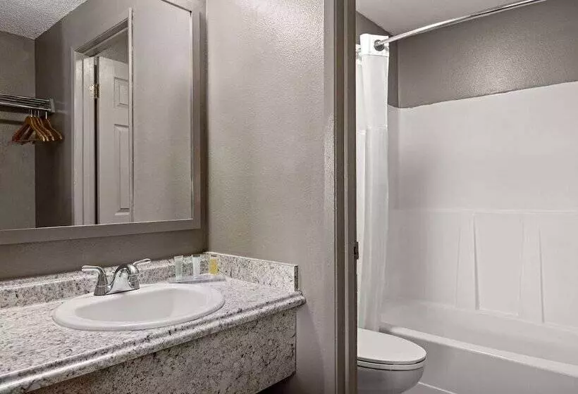 モーテル Days Inn By Wyndham Lakewood South Tacoma