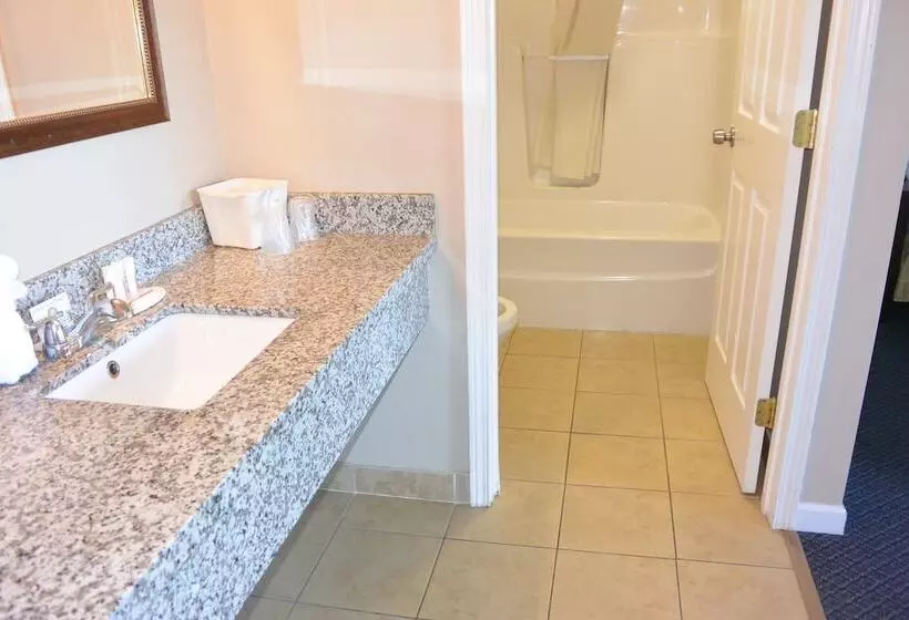 モーテル Days Inn By Wyndham Lakewood South Tacoma