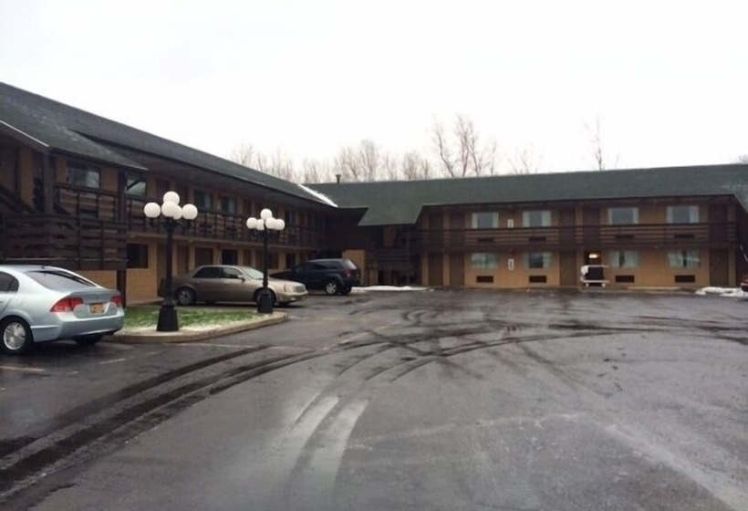 Мотель Hospitality Inn   Buffalo Airport