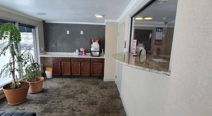 Мотель Hospitality Inn   Buffalo Airport