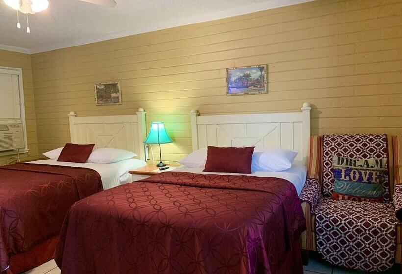 Motel Lakeside Inn And Cafe