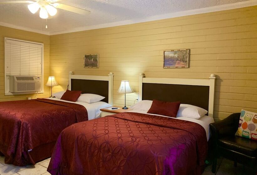 Motel Lakeside Inn And Cafe