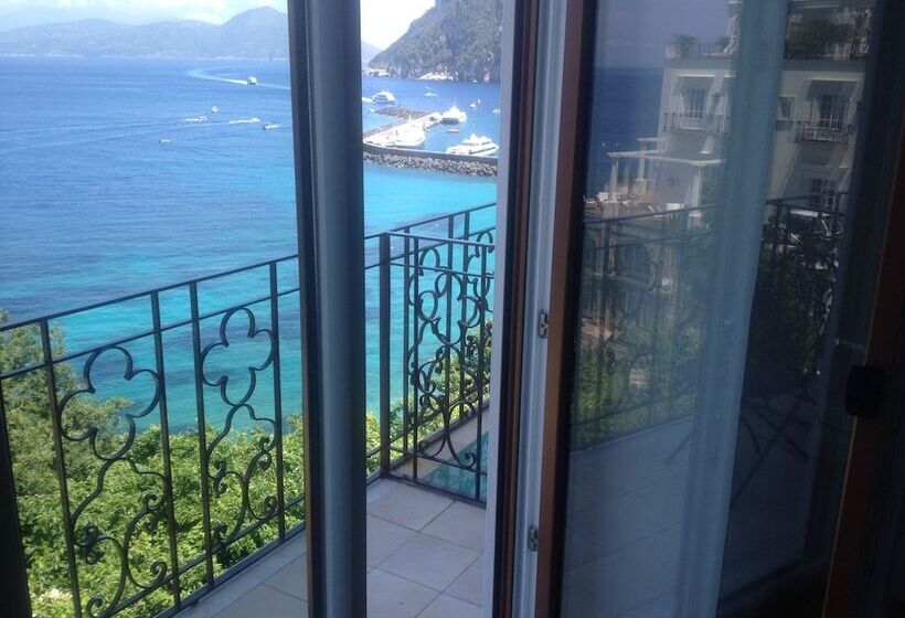 بنسيون Capri Inn