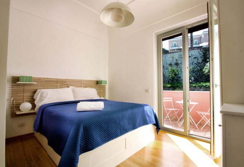 بنسيون Capri Inn