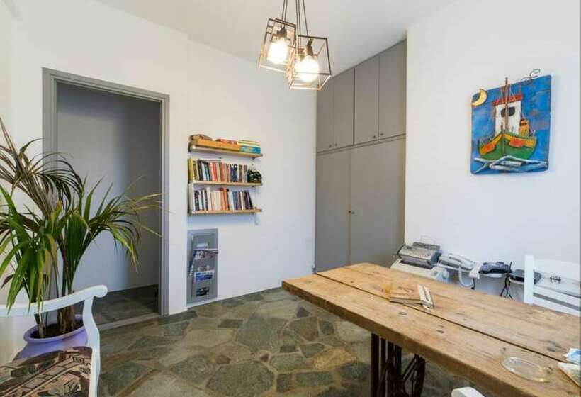 بنسيون Evi Rooms