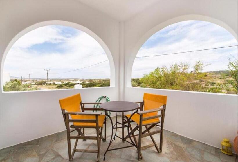 بنسيون Evi Rooms