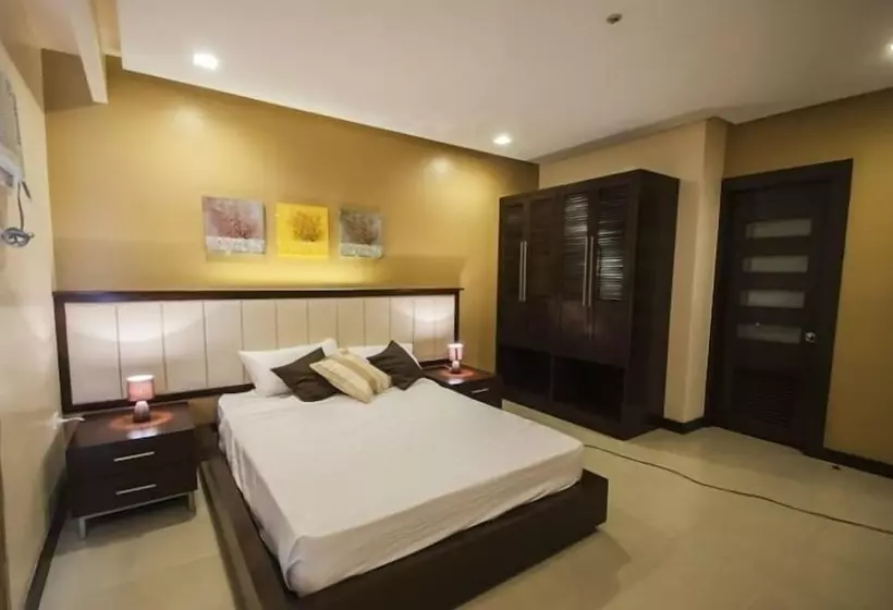 Santoni's Place