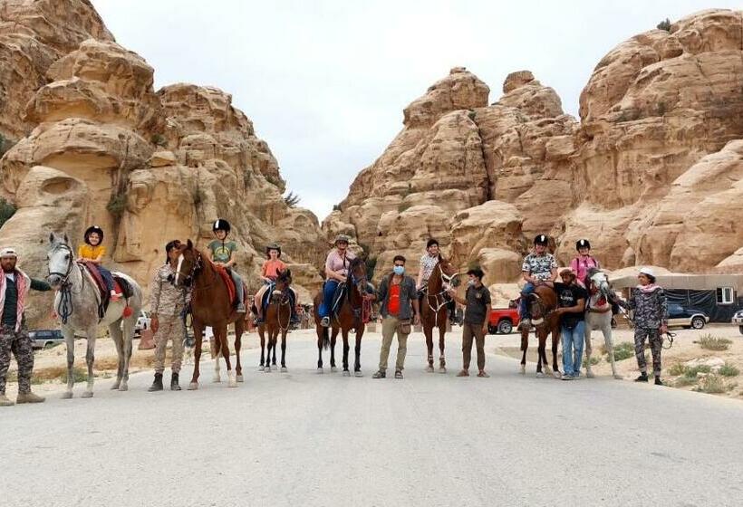 تختخواب و صبحانه Petra Royal Ranch
