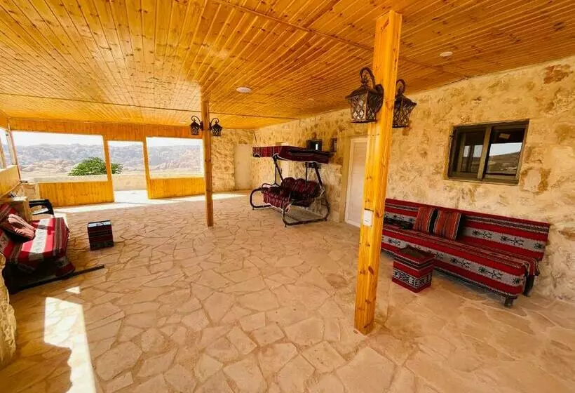 تختخواب و صبحانه Petra Royal Ranch