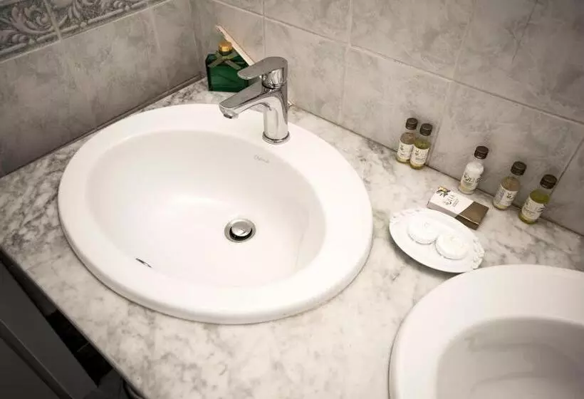 تختخواب و صبحانه Residenza Delle Arti