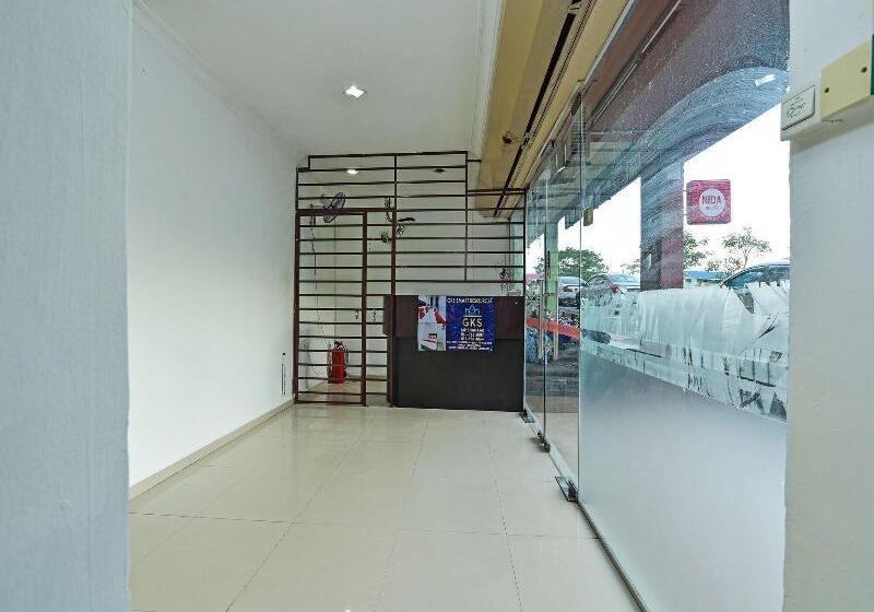 Gks Hotel By Oyo Rooms