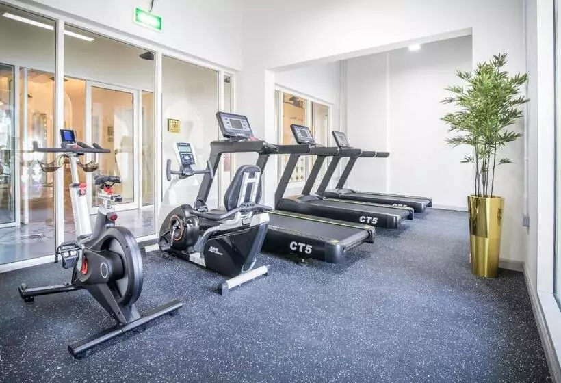 هتل Central Inn Souq Waqif