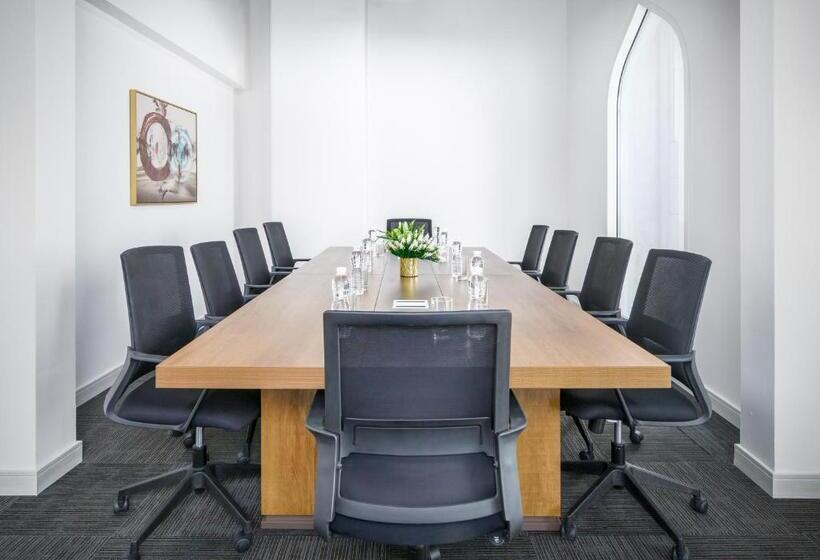 هتل Central Inn Souq Waqif